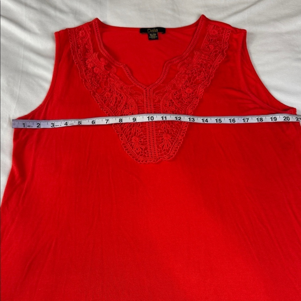 Dalia Bright Coral Red Crochet Lace V-Neck Sleeveless Blouse Top Women's Size XL - Picture 7 of 9